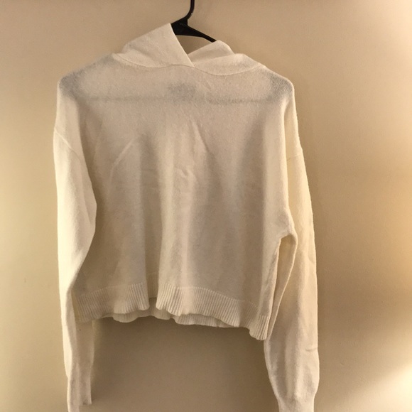 Multiple Sweaters - Picture 3 of 7